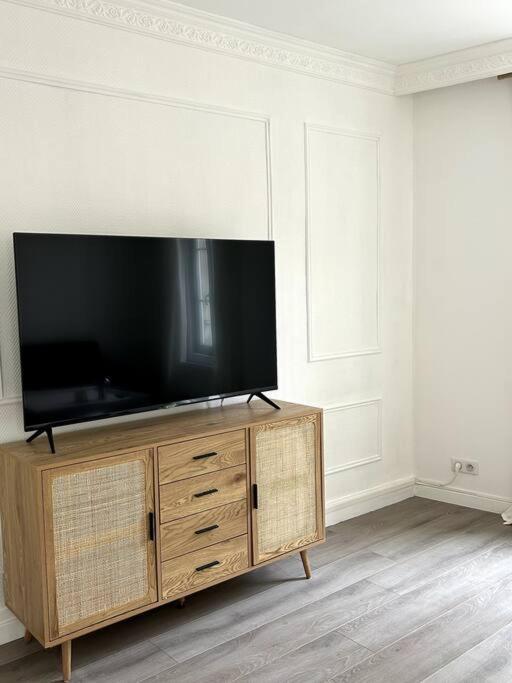 Le Petit Paris Compiegne Apartment Exterior foto
